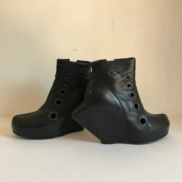 Rick Owens 'Spike' bootie with grommets - Picture 12 of 16